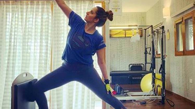 वर्कआउट करती सानिया मिर्जा (फाइल फोटो)