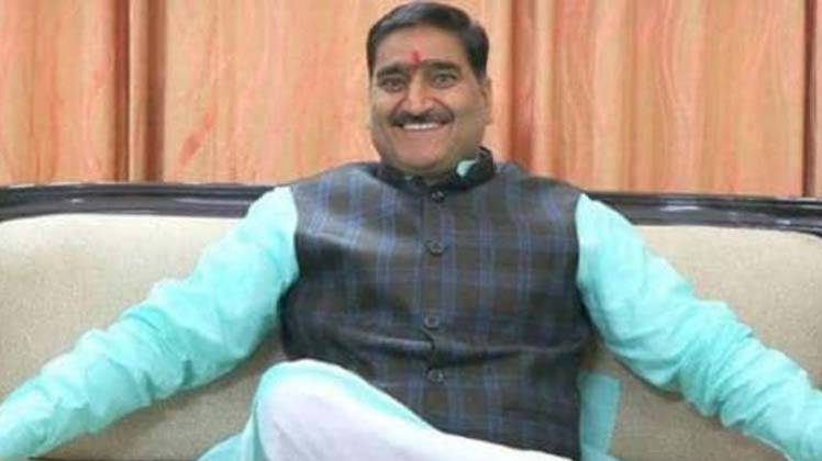 अलीगढ़ के बीजेपी सांसद सतीश गौतम.