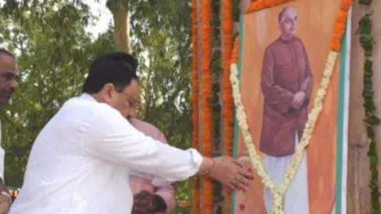 BJP मुख्यालय पर श्यामा प्रसाद मुखर्जी को श्रद्धांजलि देते कार्यकारी अध्यक्ष जेपी नड्डा.