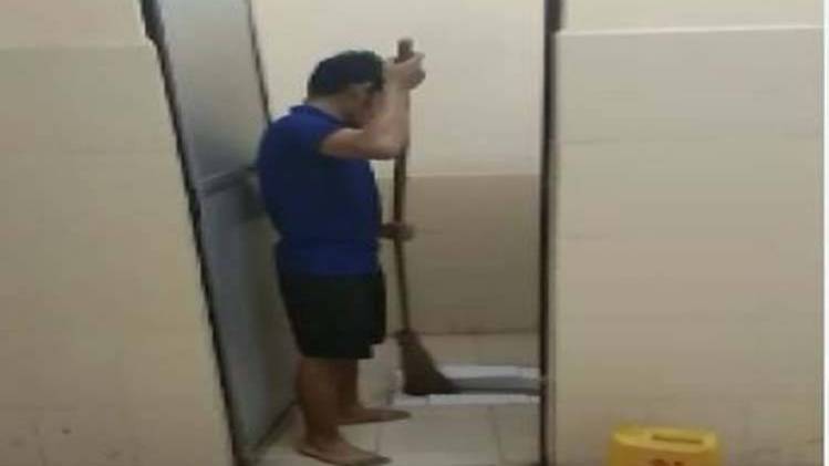 बालगृह में काम करते बच्चे (फोटो-aajtak.in)