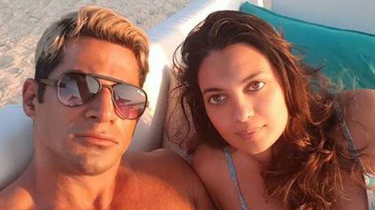 पत्नी संग विवान भटेना