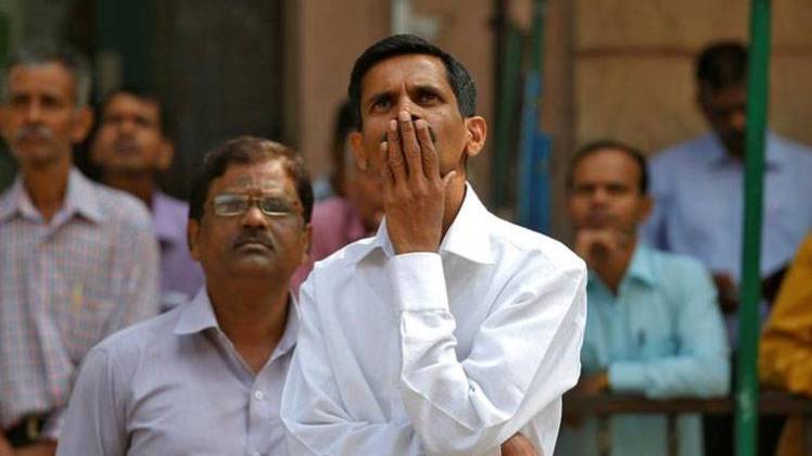 सेंसेक्‍स में साल की सबसे बड़ी गिरावट (रॉयटर्स)