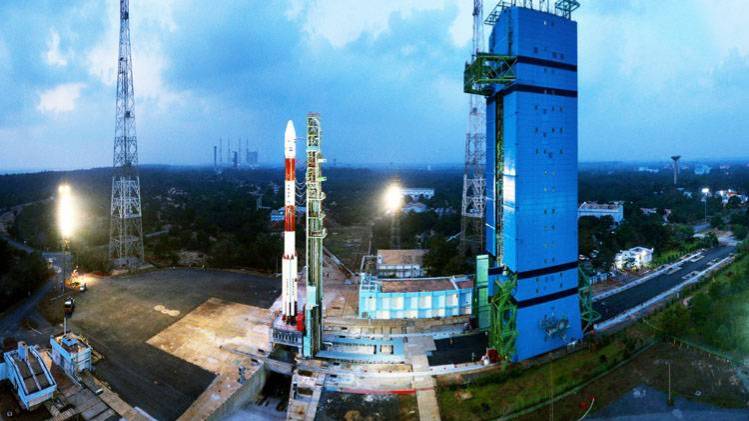 कार्टोसैट-2 की लॉन्चिंग इसरो के भरोसेमंद रॉकेट पीएसएलवी-सी40 से की गई थी. (फोटो-इसरो)