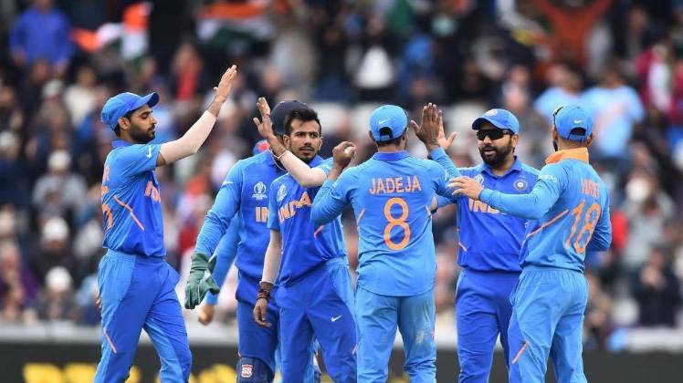 वर्ल्ड कप में टीम इंडिया के गेंदबाजों ने किया शानदार प्रदर्शन (फोटो- ICC cricket wolrd cup)