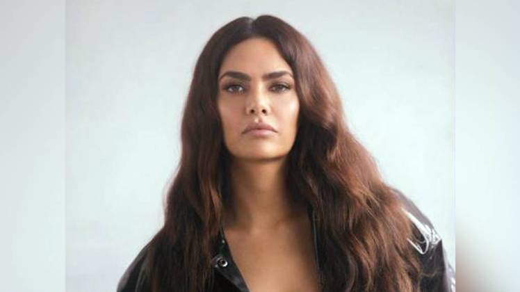 ईशा गुप्ता 