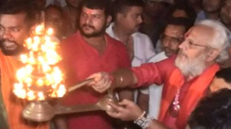 जमशेदपुर की सड़क पर की गई मंगल आरती