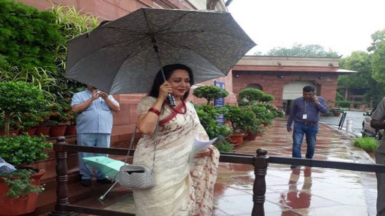 बीजेपी सांसद हेमा मालिनी (फोटो- अशोक सिंघल)