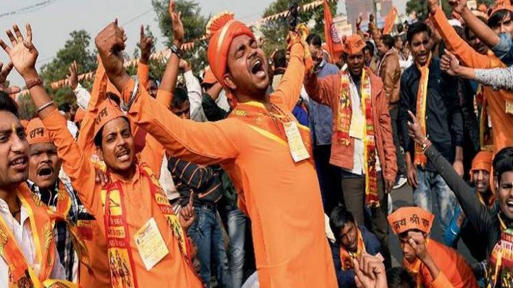 हिंदू जागरण मंच के सदस्यों ने दी धमकी (Photo-Burhaan Kinu/ Getty Images)