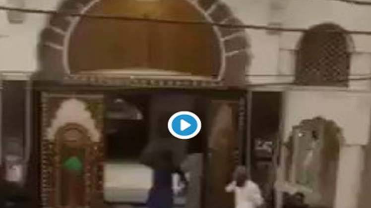 वायर हो रहा वीडियो से ली गई तस्वीर