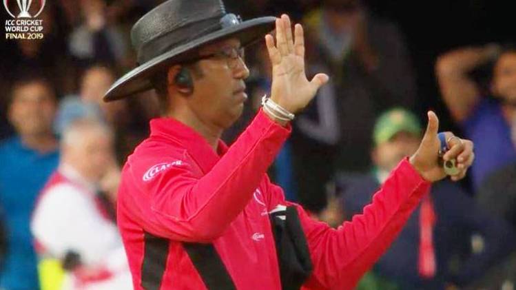 कुमार धर्मसेना (Twitter)