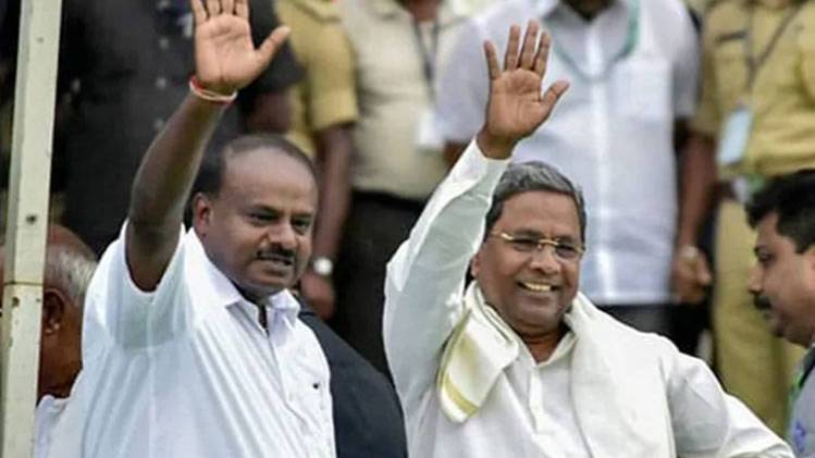 कुमारस्वामी और सिद्धारमैया (फोटो-PTI)