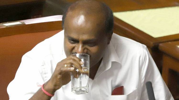 कर्नाटक में जारी सरकार पर संकट! (फोटो क्रेडिट: IANS)