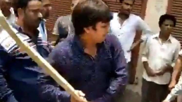 बीजेपी विधायक आकाश विजयवर्गीय (फाइल फोटो)