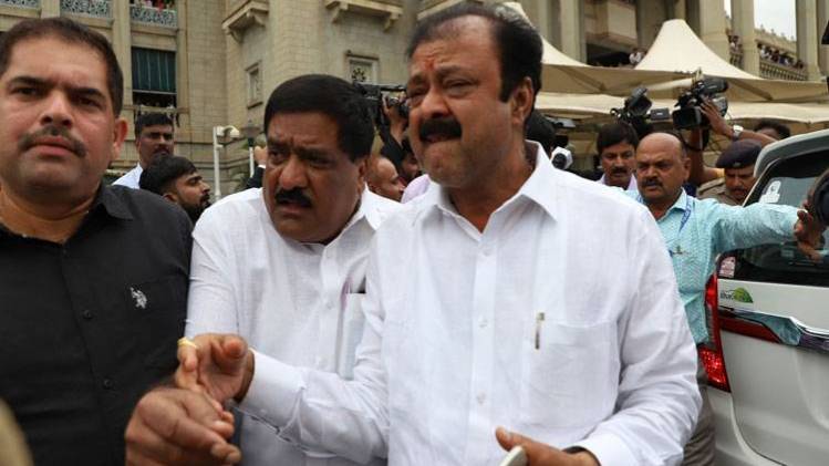 जेडीएस के बागी विधायक नारायण गौड़ा (फाइल फोटो- IANS)