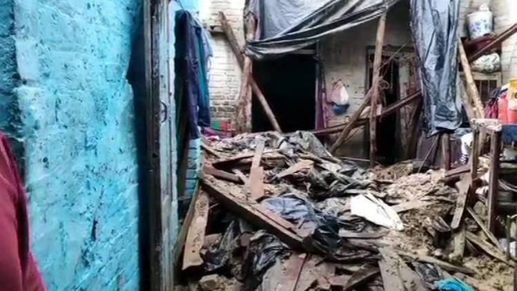 छत गिरने से एक ही परिवार के दो बच्चों की मौत हो गई (ANI)