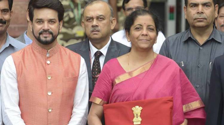 वित्त मंत्री निर्मला सीतामरण ने शुक्रवार को बजट पेश किया