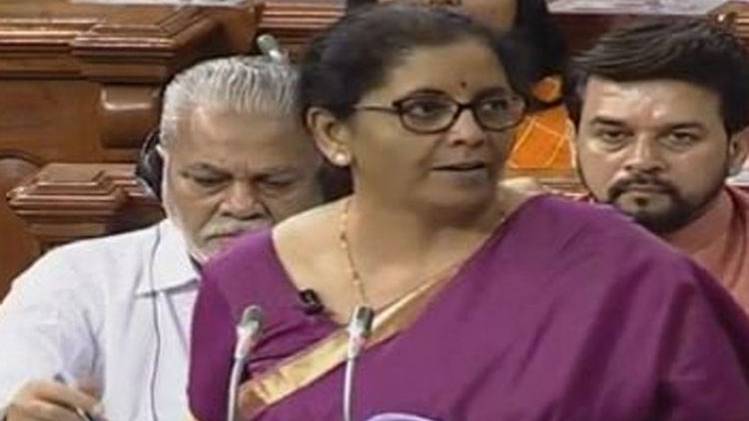 Budget 2019: संसद में बजट भाषण के दौरान वित्त मंत्री निर्मला सीतारमण
