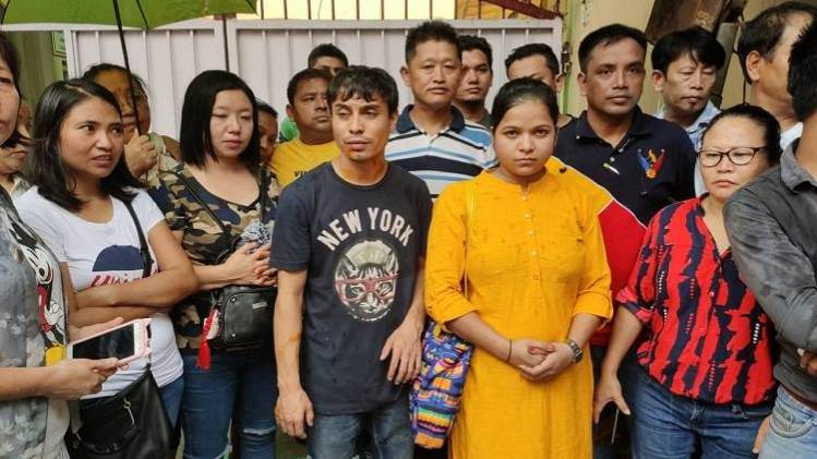 पीड़ित के परिजनों ने किया विरोध 