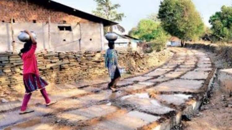 प्रधानमंत्री ग्राम सड़क योजना के तहत बिछ रहा सड़कों का जाल (फोटो: इंडिया टुडे) 