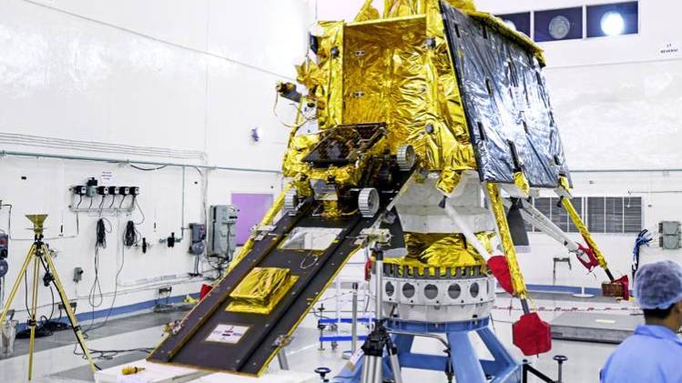 इसरो के चंद्रयान-2 का लैंडर विक्रम और रोवर प्रज्ञान.(फोटो क्रेडिटः ISRO)