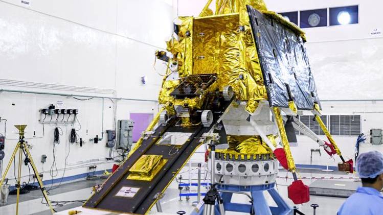 इसरो के चंद्रयान-2 का लैंडर विक्रम और रोवर प्रज्ञान.(फोटो क्रेडिटः ISRO)