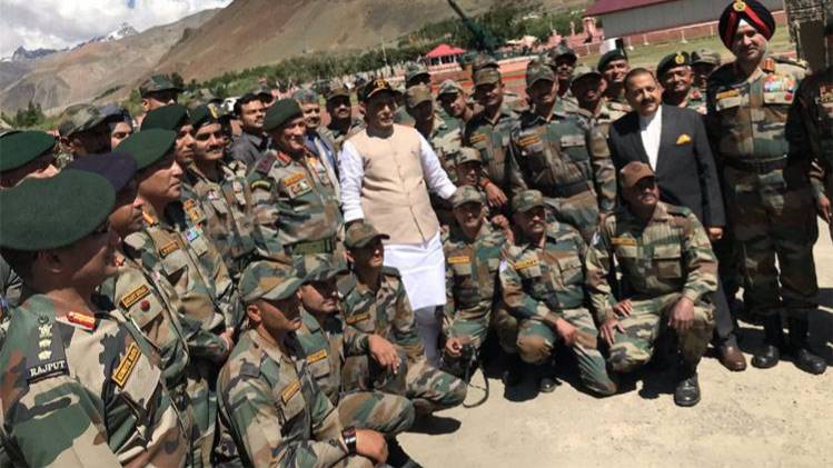 बॉर्डर पर भारतीय सेना के जवान (फाइल फोटो)