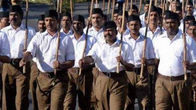 आरएसएस के स्वयंसेवक (फोटो-PTI)