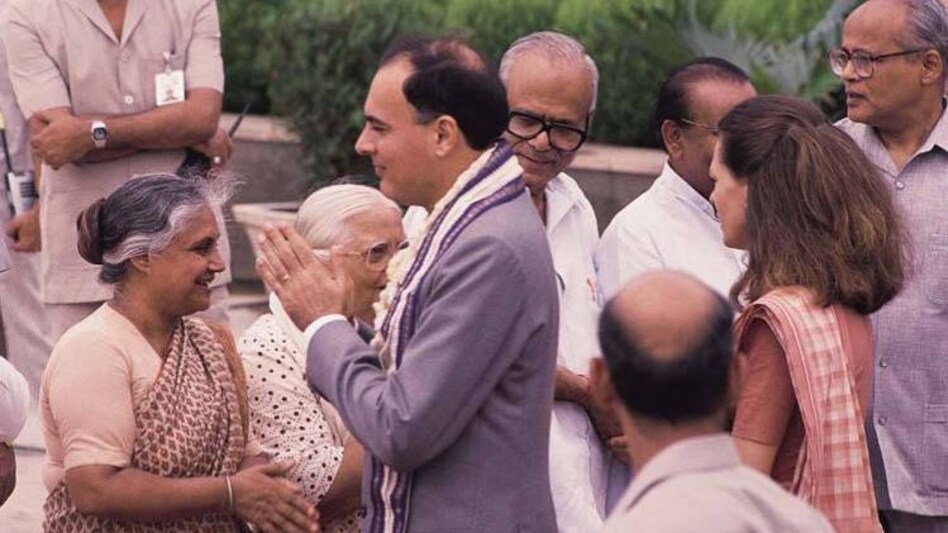 जिम्मेदारी को बखूबी निभाया और ऐसे गांधी परिवार के करीब आईं शीला दीक्षित