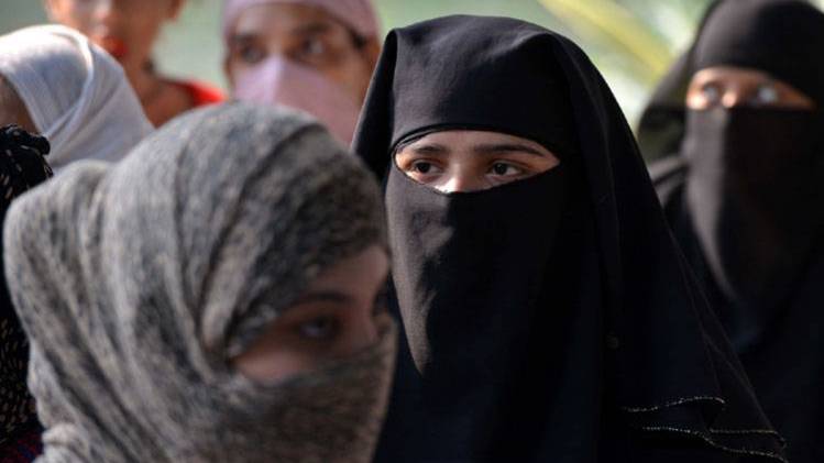 तीन तलाक बिल मंगलवार को राज्यसभा में पेश होगा (प्रतीकात्मक फोटो-IANS)