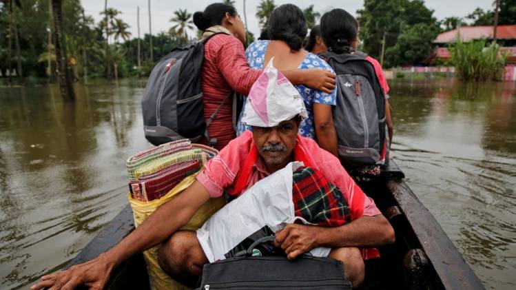 बाढ़ से तबाही (तस्वीर- रॉयटर्स)