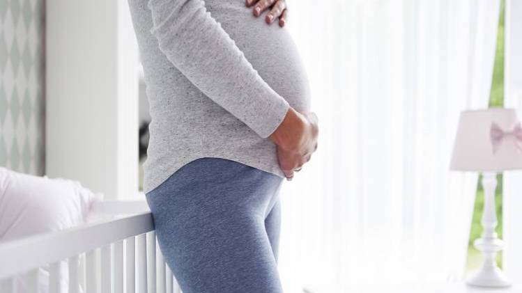 गर्भवती महिला ने गाड़ी में दिया बच्चे को जन्म (प्रतीकात्मक तस्वीर)