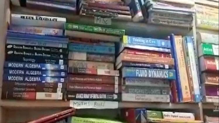 गरीब बच्चों के लिए शुरू किया बुक बैंक