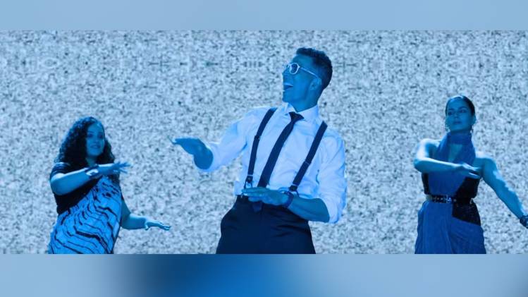 गाने में अक्षय कुमार, नित्या मेनन और कीर्ति कुल्हारी