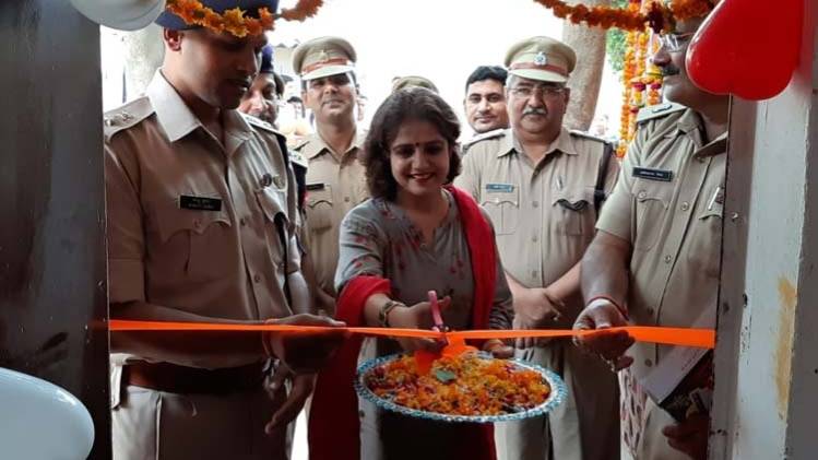 'तिनका तिनका' अभियान  के तहत जेल सुधार के मिशन में जुटीं वर्तिका नन्दा 