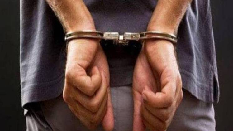पुलिस ने किया गिरफ्तार (प्रतीकात्मक तस्वीर)
