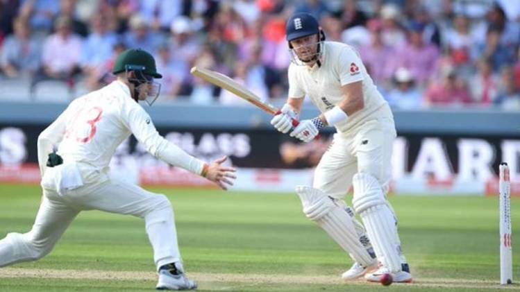 इंग्लैंड की टीम 258 रनों पर ऑलआउट