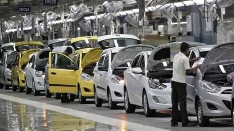 मंदी से निपटने के लिए ऑटो इंडस्‍ट्री को छंटनी का सहारा!