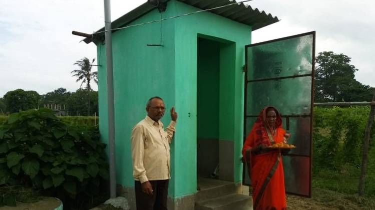 भाई ने बहन को रक्षाबंधन पर तोहफे में दिया शौचालय (फोटो- आईएएनएस)