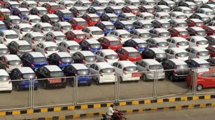 ऑटो सेक्टर की बिक्री में गिरावट 