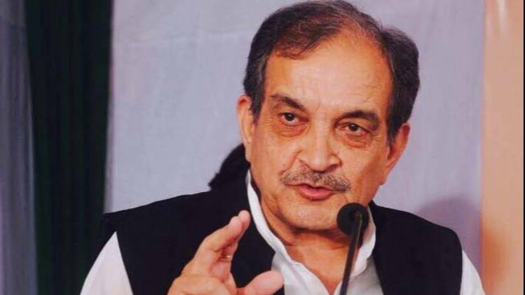 पूर्व केंद्रीय मंत्री बीरेंद्र सिंह की फाइल फोटो (सोर्स- फेसबुक)