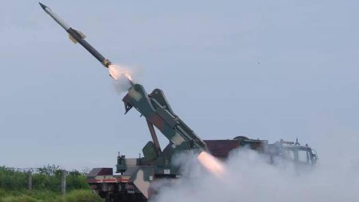 DRDO का बड़ा कारनामा, हवा में मार करने वाली क्विक मिसाइल का सफल परीक्षण - drdo successfully test fired quick reaction surface to air missile odisha coast atrc - AajTak