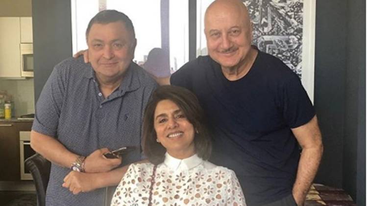 ऋषि कपूर, नीतू और अनुपम खेर (फोटो: इंस्टाग्राम)