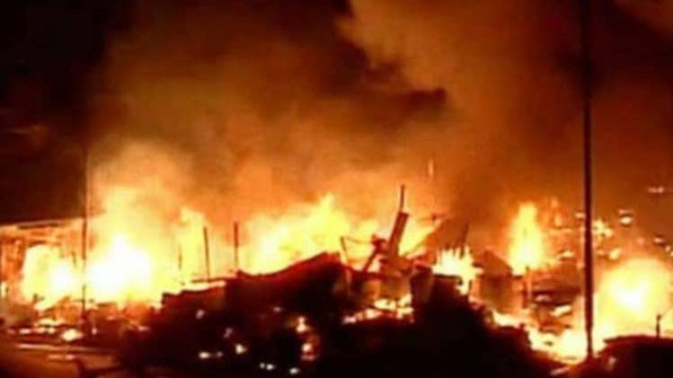 टिंबर मार्केट में लगी आग (प्रतीकात्मक फोटो- AajTak)