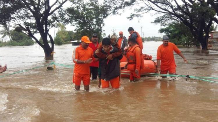 बचाव अभियान में लगी एनडीआरएफ की टीम (ANI)