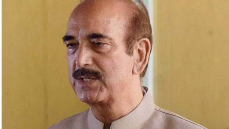 गुलाम नबी आजाद को जम्मू एयरपोर्ट से वापस लौटना पड़ा (फाइल फोटो)