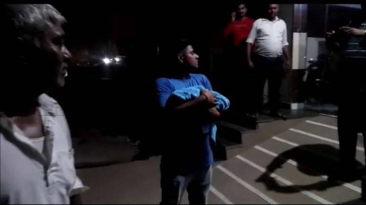 महिला की मौत पर हॉस्पिटल में जमकर हंगामा (फोटो-तनसीम हैदर)
