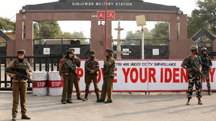 जम्मू कश्मीर में सुरक्षाबल (फाइल फोटो- रॉयटर्स)