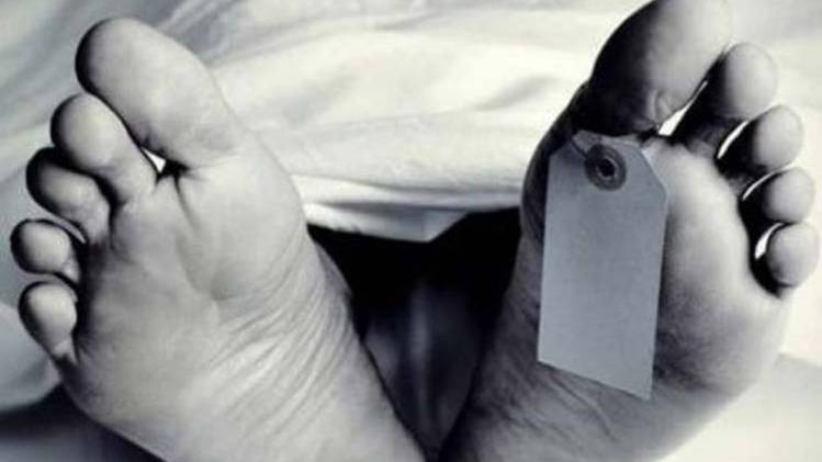 हत्या के बाद हत्यारों ने शव को घसीटकर खेत में फेंक दिया (प्रतिकात्मक फोटो)