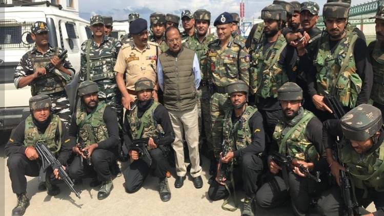 सुरक्षाबलों के साथ NSA डोभाल (Photo-ANI)