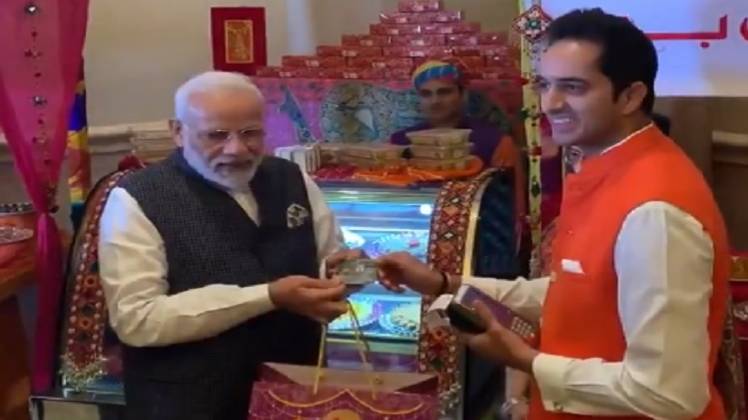 UAE में रुपे कार्ड लॉन्च (फोटो- ट्विटर PMOIndia)